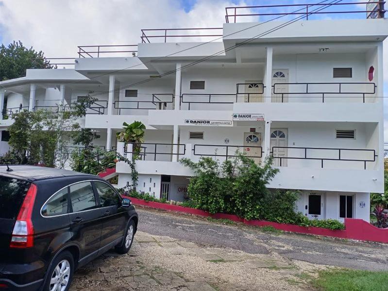 Ridgeway Guest House Montego Bay Exterior photo